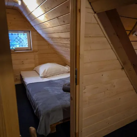 Drewniany Szafran Витув